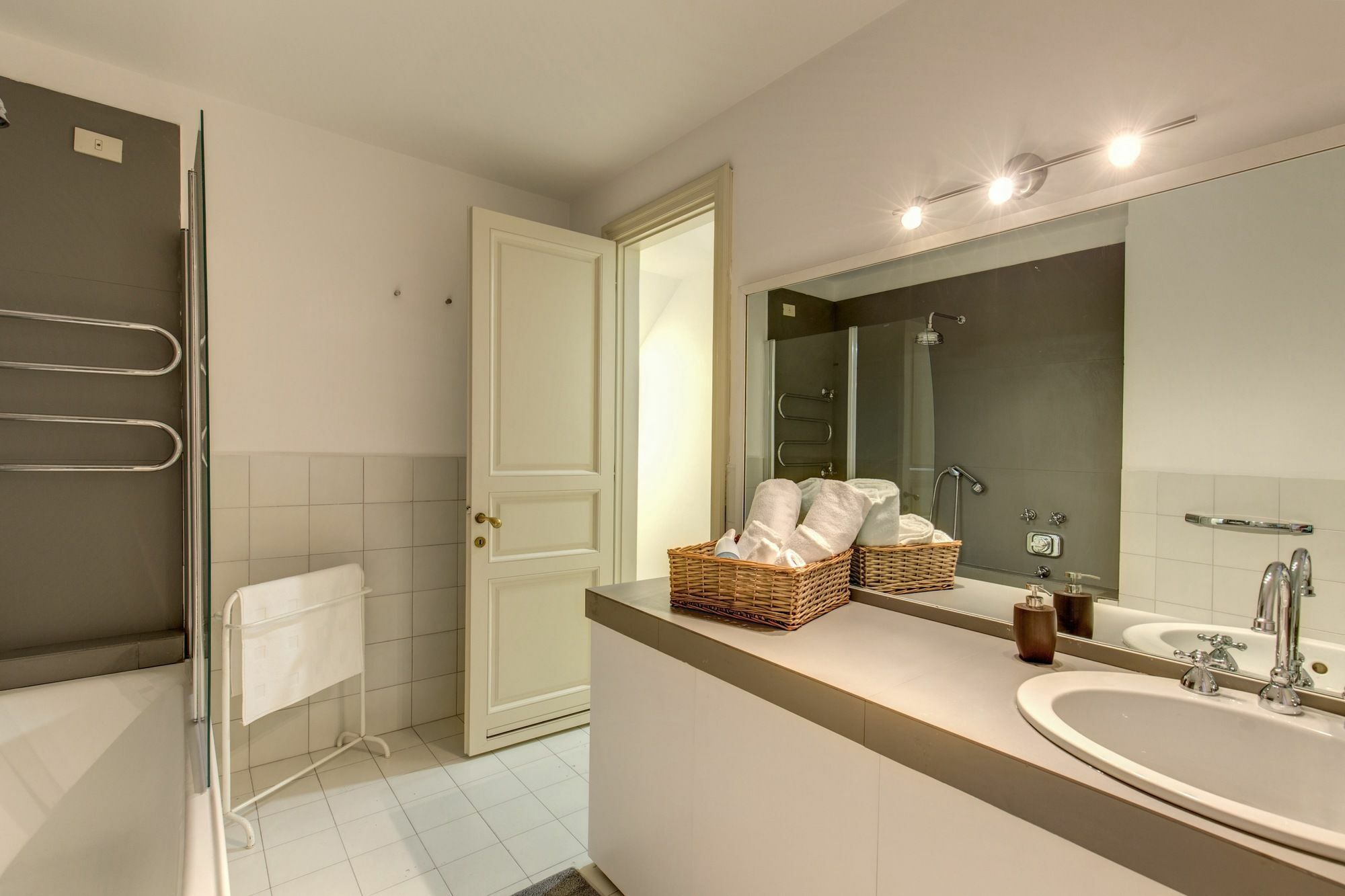 Trevi Miracle Suite Roma Exterior foto